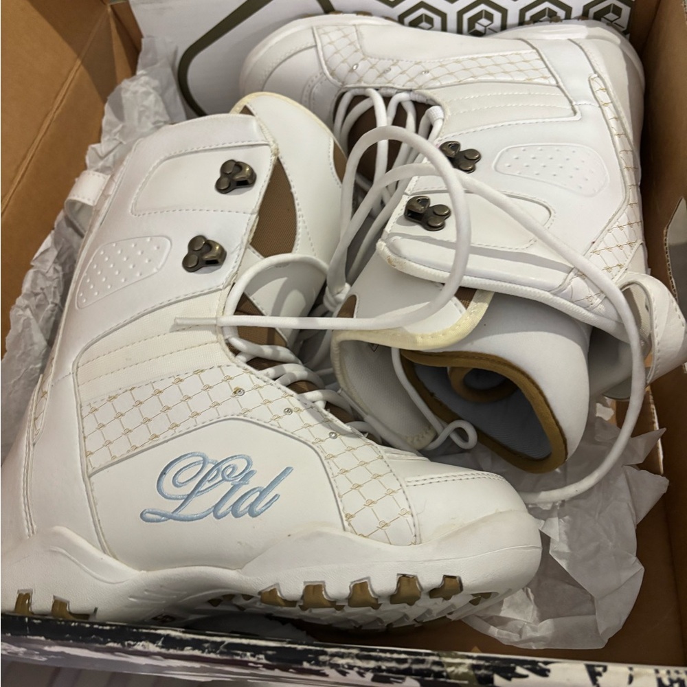 White Snowboard Boots with Embroidered Logo